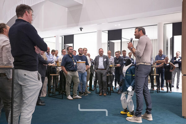 Photo of the Yitch opening