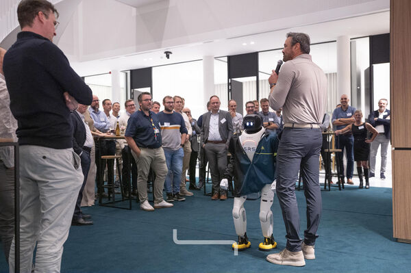 Photo of the Yitch opening